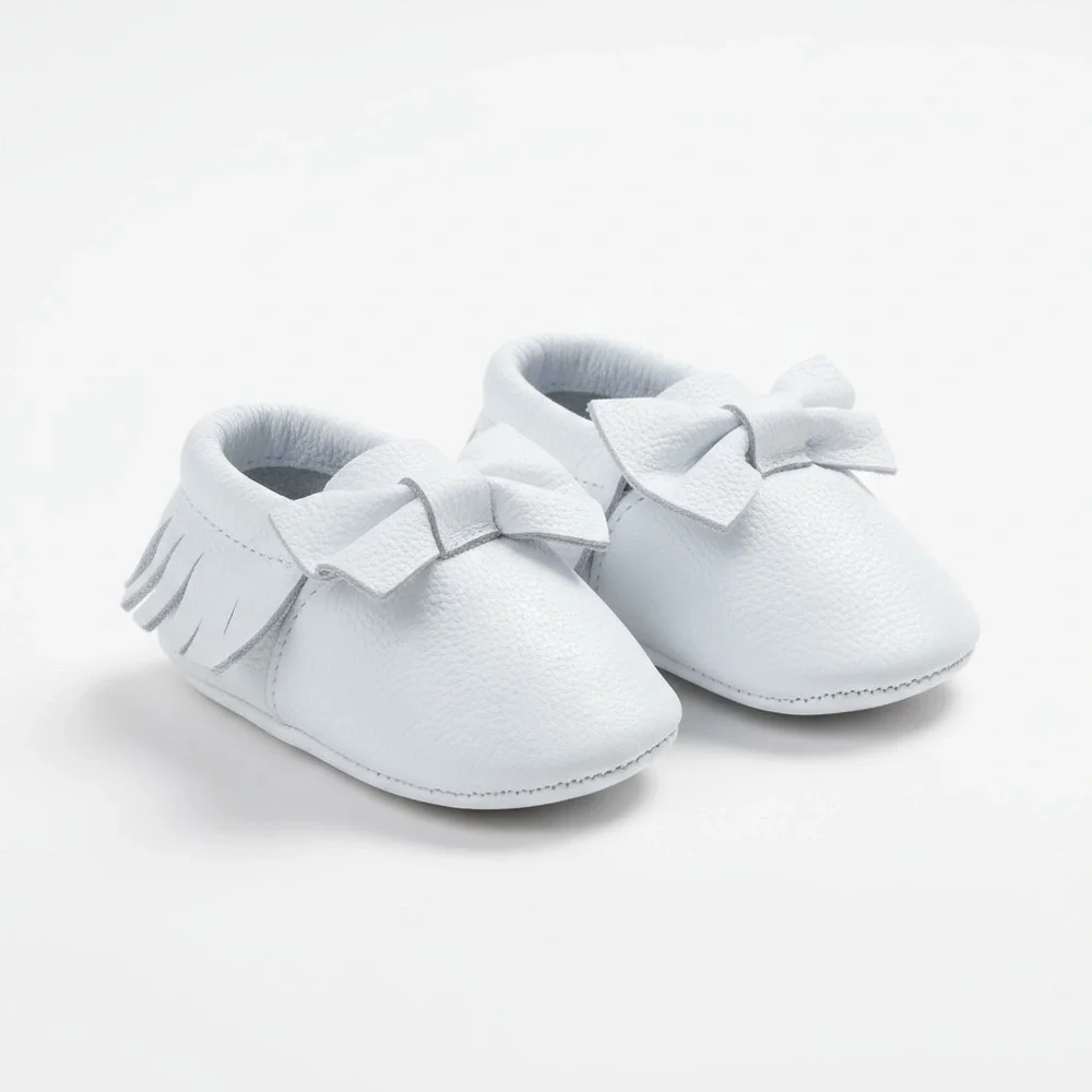 MAC & LOU White Bow Baby Moccasins (0–3 mo)